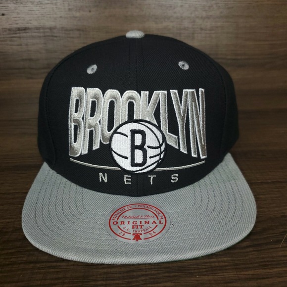 Brooklyn Nets Mitchell & Ness NBA Snapback Hat Cap Embroidery Art Black Gray NWT - Picture 2 of 8